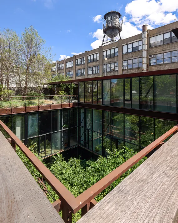 Готовое остекление фабрики